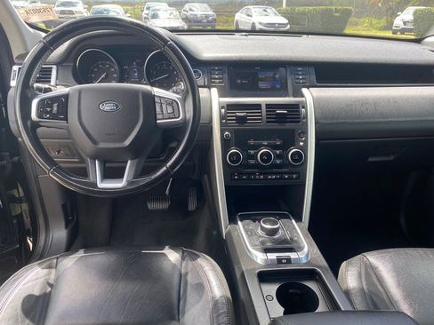 Used 2017 Land Rover Discovery Sport SE AWD/4WD image 11