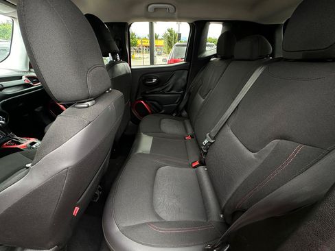 Used 2017 Jeep Renegade Trailhawk AWD/4WD image 9