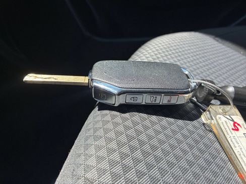 Used 2025 Kia Soul LX w/ LX Technology Package FWD image 20