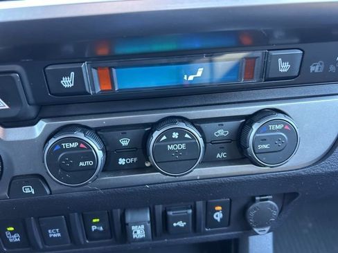 Used 2023 Toyota Tacoma Limited image 17