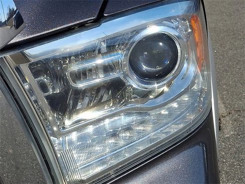 Used 2014 RAM 1500 Laramie image 9