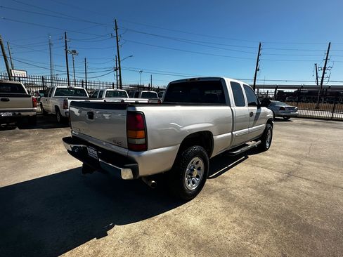 Used 2004 GMC Sierra 1500 SLE w/ Safe And Sound Package image 5