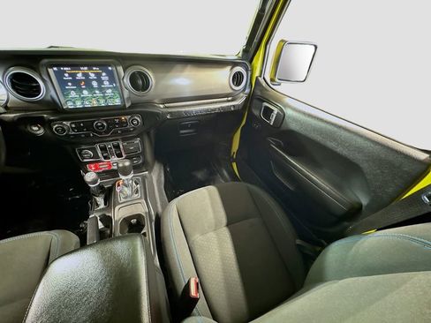 Used 2023 Jeep Wrangler Unlimited Rubicon 4xe w/ Cold Weather Group AWD/4WD image 14