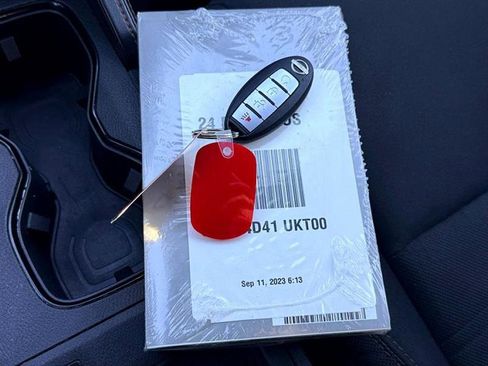 Used 2024 Nissan Frontier PRO-4X w/ Pro Convenience Package image 42