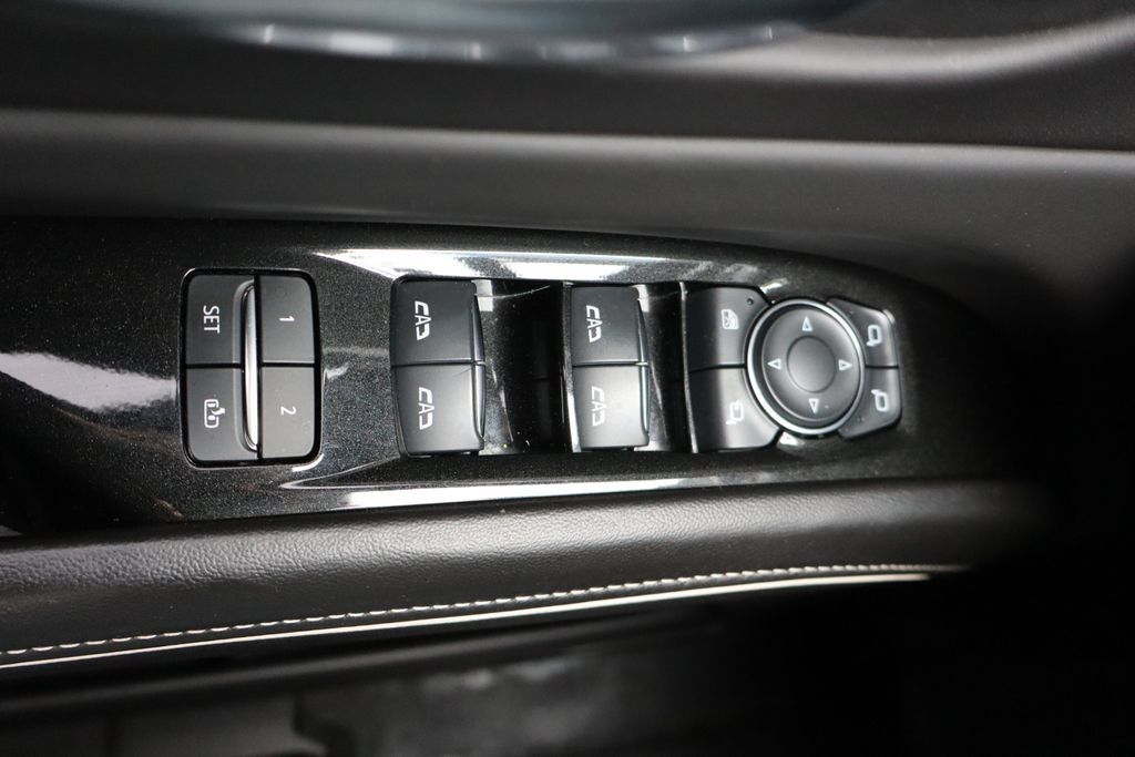 Used 2024 Cadillac Escalade ESV V AWD/4WD image 38
