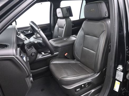 Used 2021 Chevrolet Tahoe High Country w/ Premium Package AWD/4WD image 16