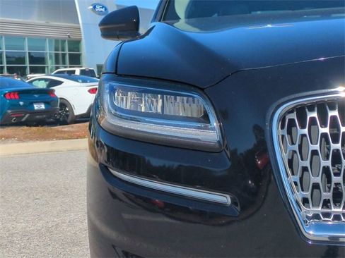 Used 2021 Lincoln Nautilus Reserve image 10