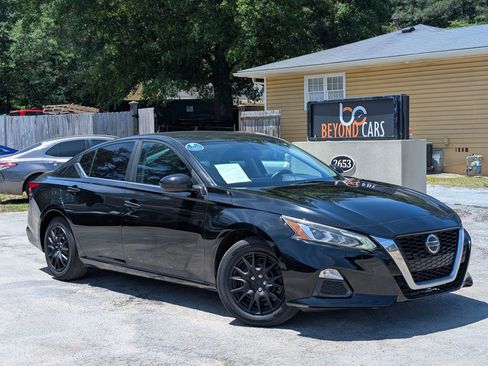 Used 2019 Nissan Altima 2.5 SR FWD image 1