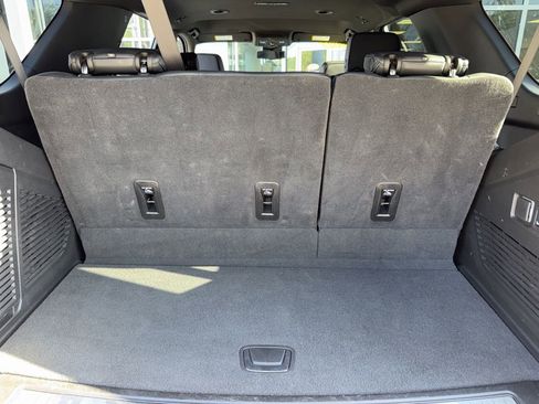 Used 2025 GMC Yukon Denali AWD/4WD image 28