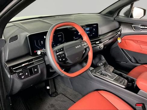 New 2026 Kia Sportage SX FWD image 8