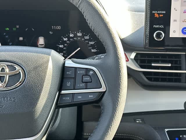 Used 2026 Toyota Sienna XLE AWD/4WD image 10