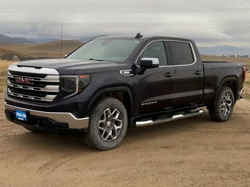 Used 2023 GMC Sierra 1500 SLE w/ Preferred Package image 4