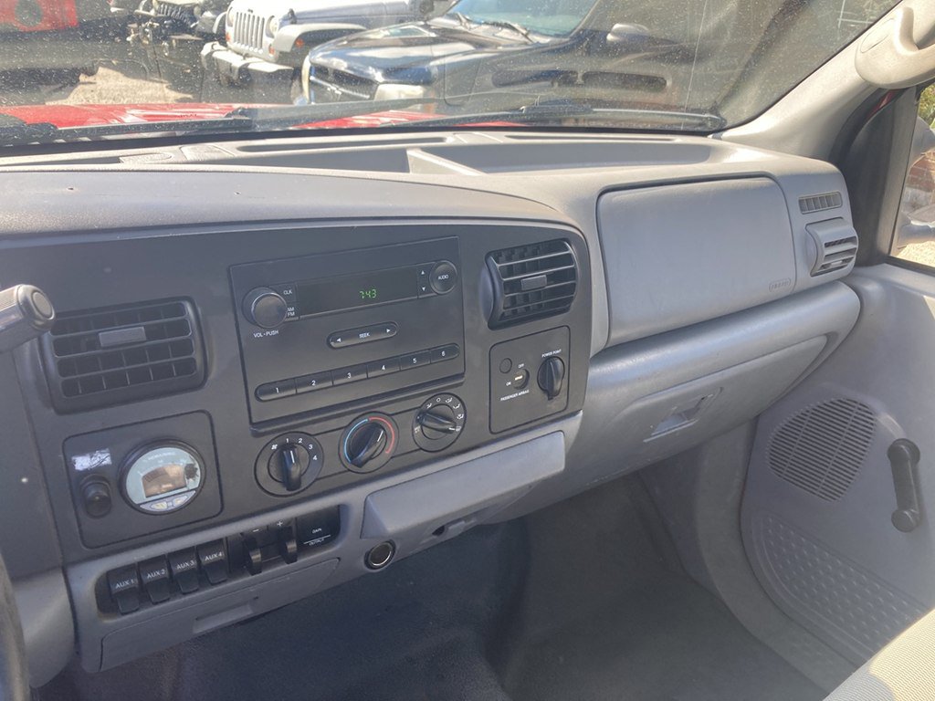 Used 2006 Ford F250 2WD Regular Cab Super Duty image 9