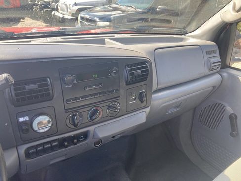 Used 2006 Ford F250 2WD Regular Cab Super Duty image 9