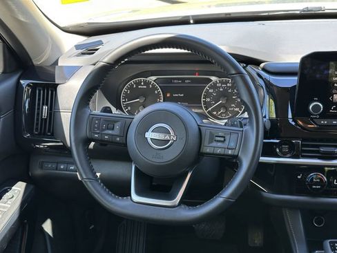 Certified 2025 Nissan Pathfinder SV FWD image 26