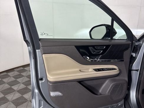 Used 2022 Lincoln Corsair Reserve w/ Equipment Group 201A AWD/4WD image 16