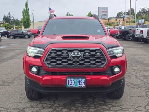 Used 2020 Toyota Tacoma TRD Sport w/ TRD Premium Sport Package AWD/4WD image 12
