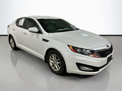 Used 2013 Kia Optima LX image 3