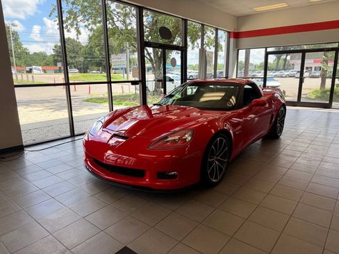 Used 2013 Chevrolet Corvette Z06 w/ 3LZ Preferred Equipment Group RWD image 1
