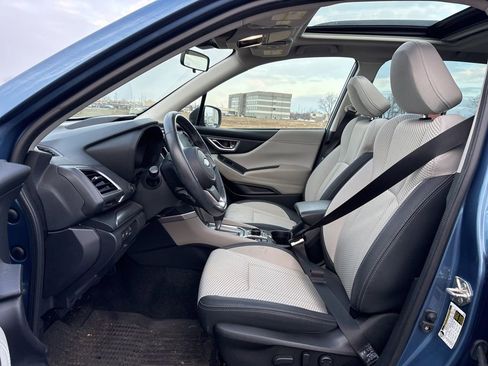 Used 2022 Subaru Forester Premium image 17