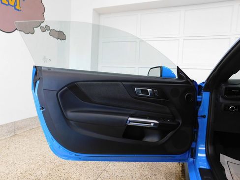 Used 2025 Ford Mustang GT RWD image 32