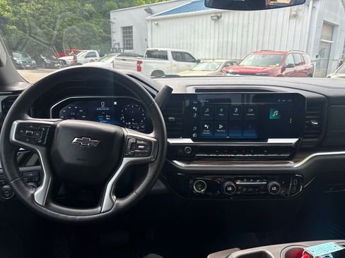 Used 2023 Chevrolet Silverado 1500 RST AWD/4WD image 15