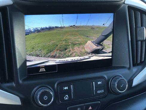 Used 2022 GMC Terrain SLT image 21