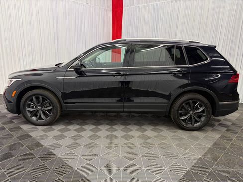 Used 2023 Volkswagen Tiguan SE AWD/4WD image 5