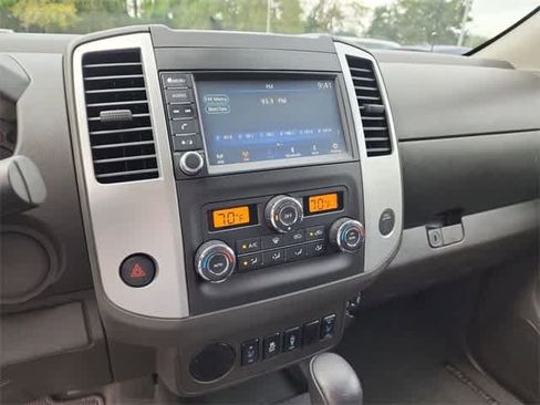 Used 2021 Nissan Frontier SV image 23