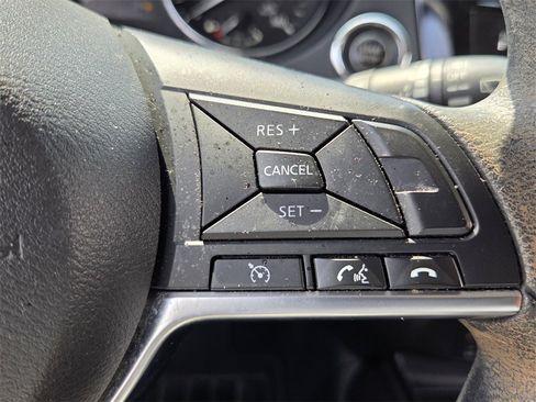 Used 2018 Nissan Rogue Sport SV image 22