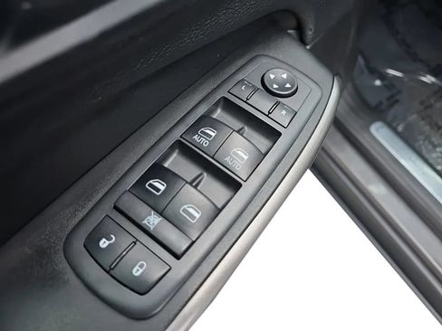 Used 2019 Jeep Cherokee Limited AWD/4WD image 13