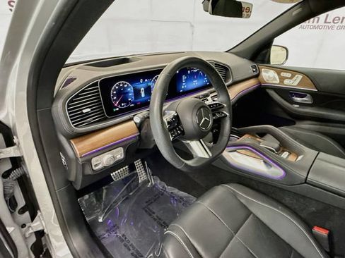 Used 2024 Mercedes-Benz GLS 580 4MATIC image 9