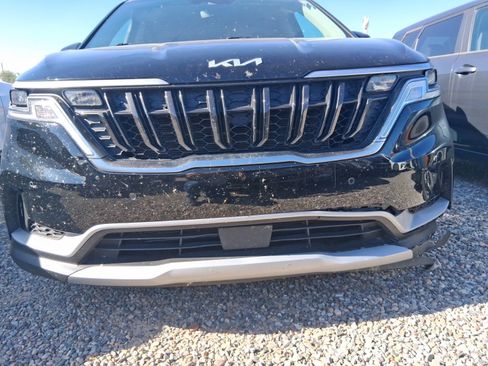 Used 2024 Kia Carnival EX FWD image 4