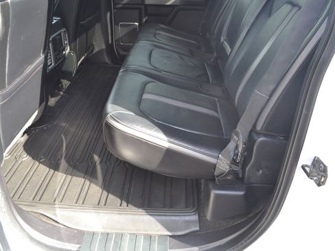 Used 2018 Ford F150 Platinum w/ Equipment Group 701A Luxury image 9