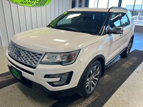 Used 2016 Ford Explorer Platinum image 1