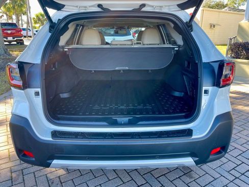 Used 2025 Subaru Outback Limited w/ Tech Package 3 image 5
