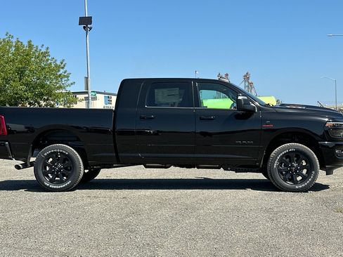 New 2026 RAM 2500 Laramie AWD/4WD image 2