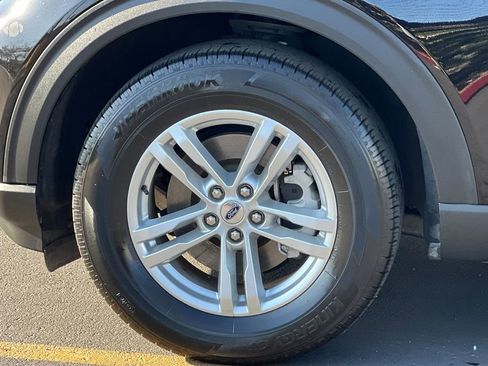 Certified 2022 Ford Explorer XLT w/ Equipment Group 202A image 27