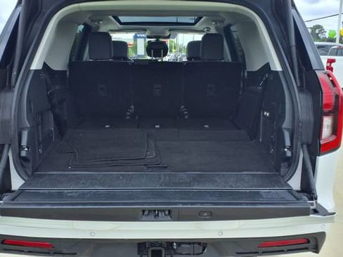 Used 2025 Ford Expedition Active AWD/4WD image 13