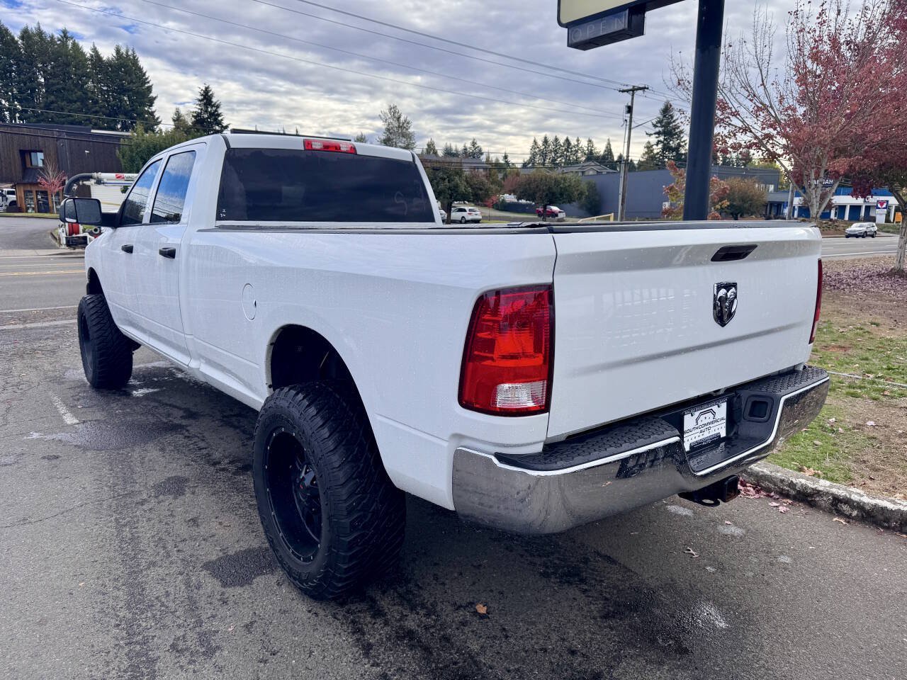 Used 2014 RAM 2500 Tradesman w/ Chrome Appearance Group AWD/4WD image 3