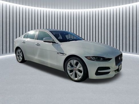 Used 2020 Jaguar XE S image 3