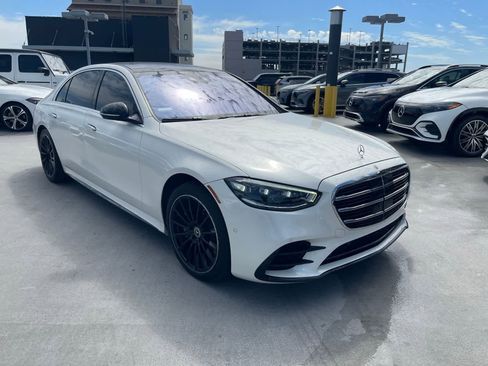 Used 2022 Mercedes-Benz S 580 4MATIC Sedan image 2