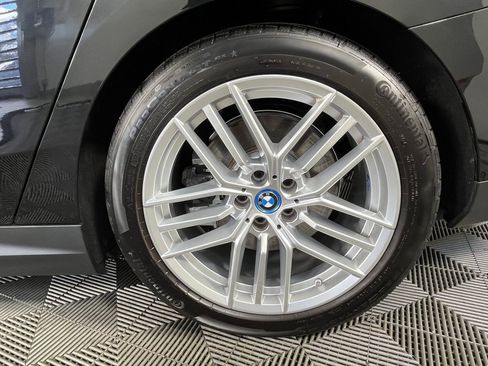 Used 2025 BMW i5 xDrive40 w/ Premium Package image 16