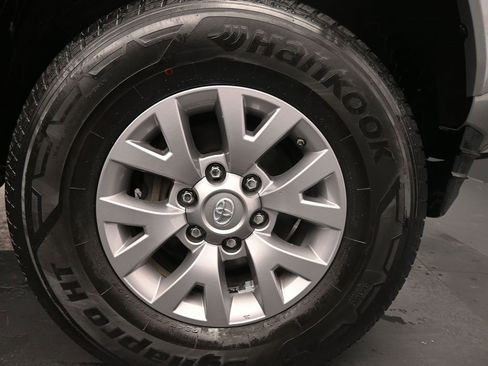 Used 2019 Toyota Tacoma SR5 image 11