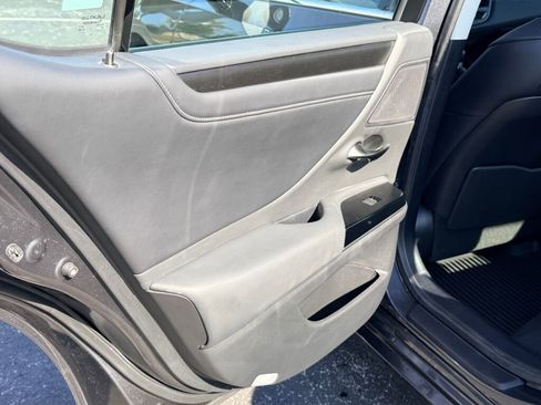 Certified 2025 Lexus ES 350 w/ Premium Package image 17