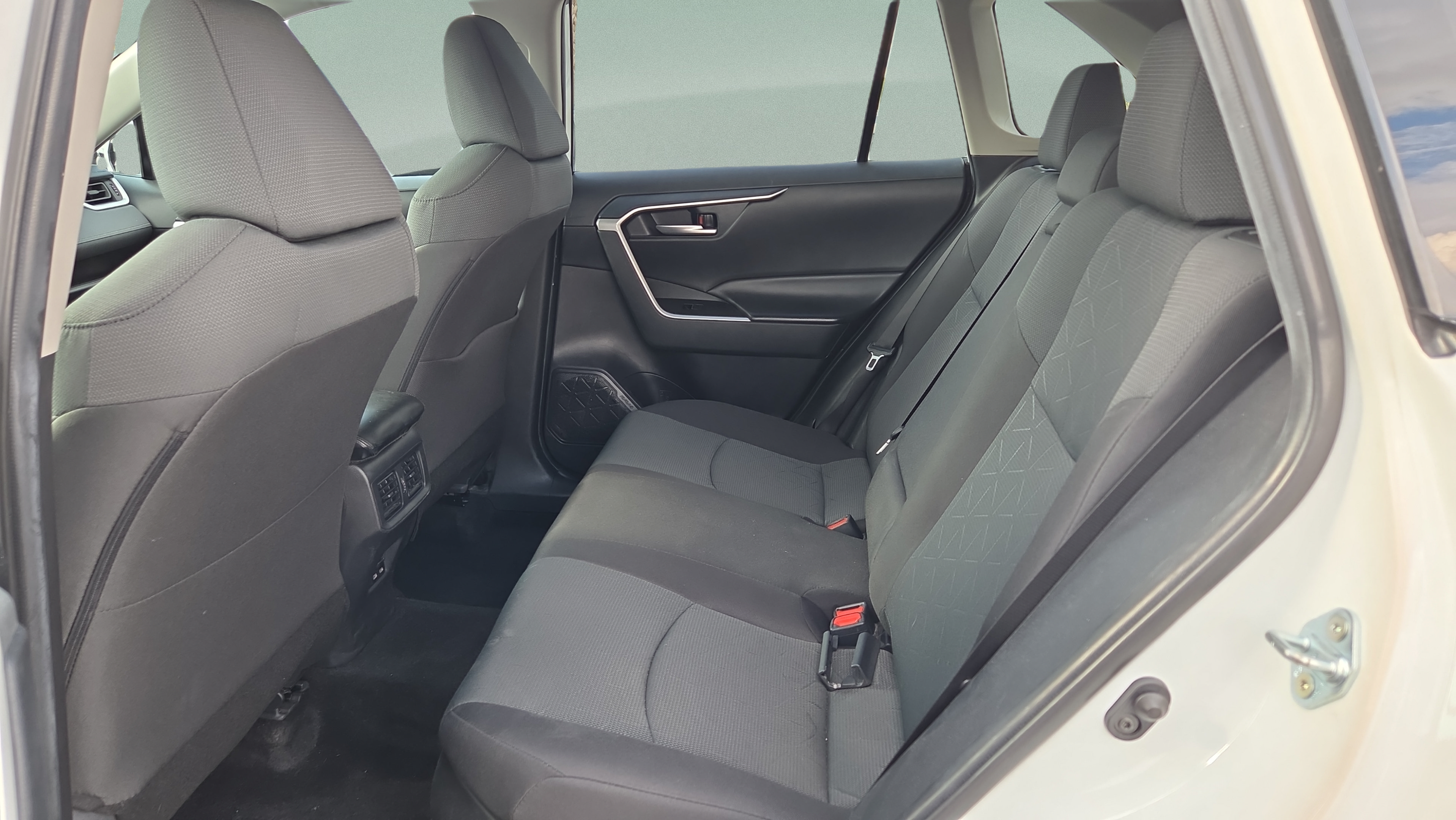 Used 2024 Toyota RAV4 XLE AWD/4WD image 11