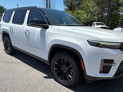 New 2026 Jeep Grand Wagoneer Summit AWD/4WD image 5