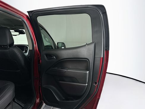 Used 2021 Chevrolet Colorado LT w/ Safety Package RWD image 28