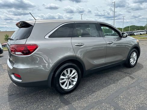 Used 2019 Kia Sorento AWD V6 image 11