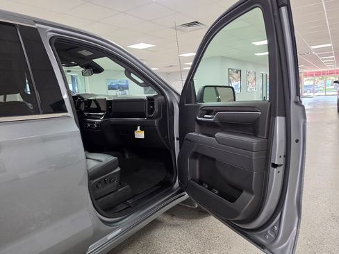 Used 2026 GMC Sierra 1500 SLT AWD/4WD image 34